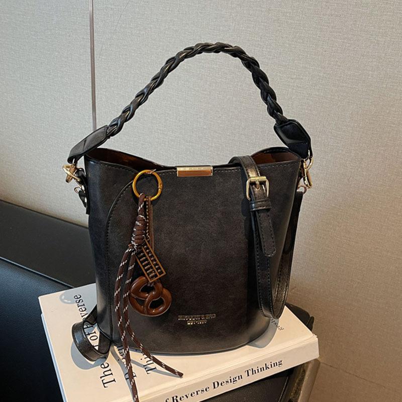 

Large-capacity Versatile Retro Crossbody Bag for Daily Commuting Tote Bag without pendant кавовий