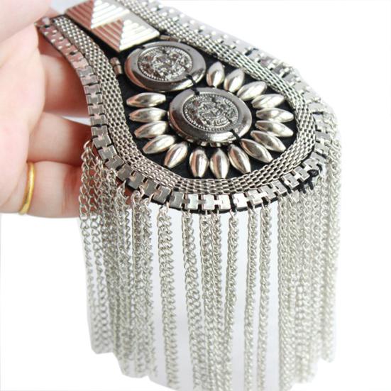 1Pc Vintage Rivet Tassels Shoulder Brooch Badge Suit Epaulette Clothes Decor