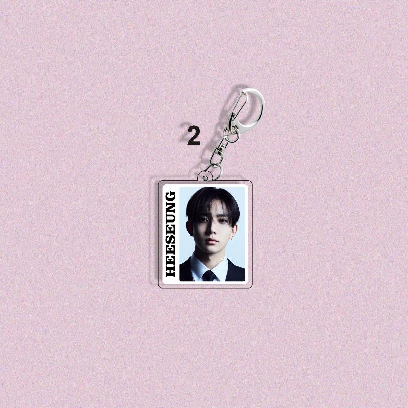 1pc ENHYPEN Keychain ID Photo Frame Pendant Jungwon Heeseung Jay Jake Sunghoon Sunoo Ni-ki Album Suit Photo Keyring for Bags Backpack Fans Gift