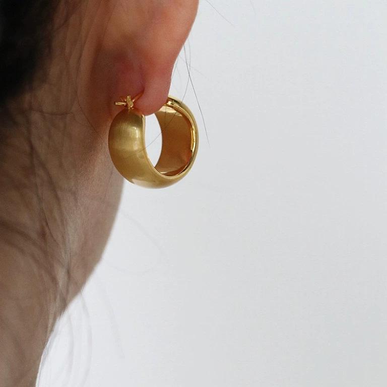 Exquisite Metall Gebürstet Matt Kugel Ohrstecker Für Damen Pendeln Senior Temperament Einfache Und Vielseitige Ohrringe