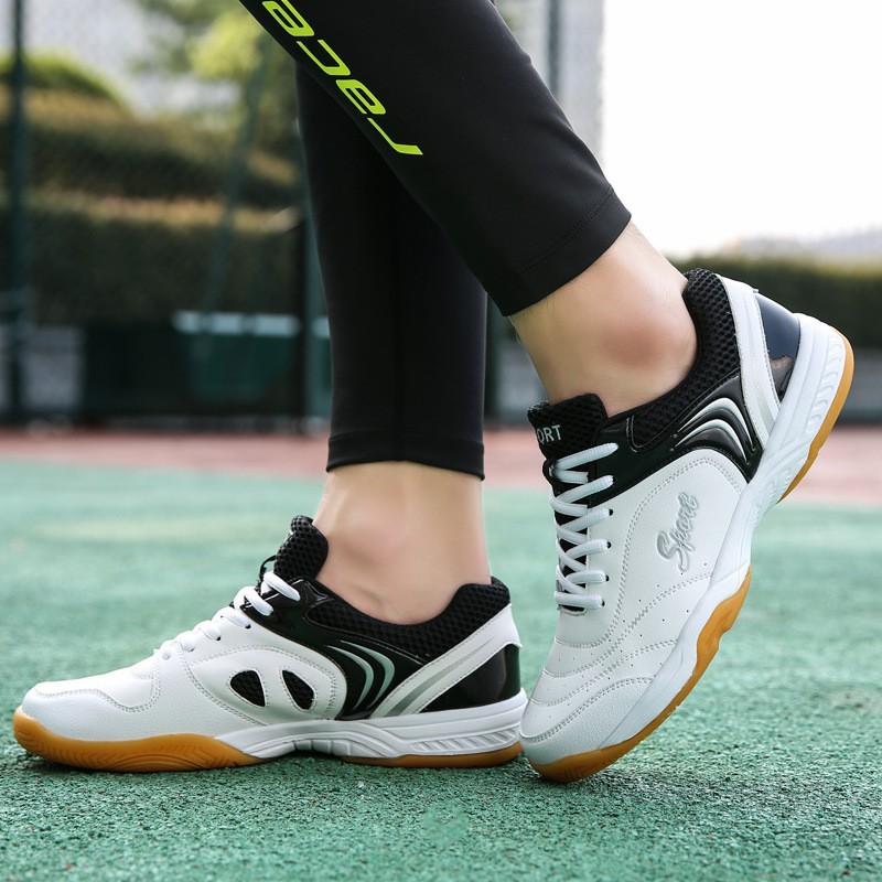 Professional Badminton Shoes Men Women Non-Slip Rubber Sole Breathable Mesh Upper Carbon Plate Support Rotating Hook