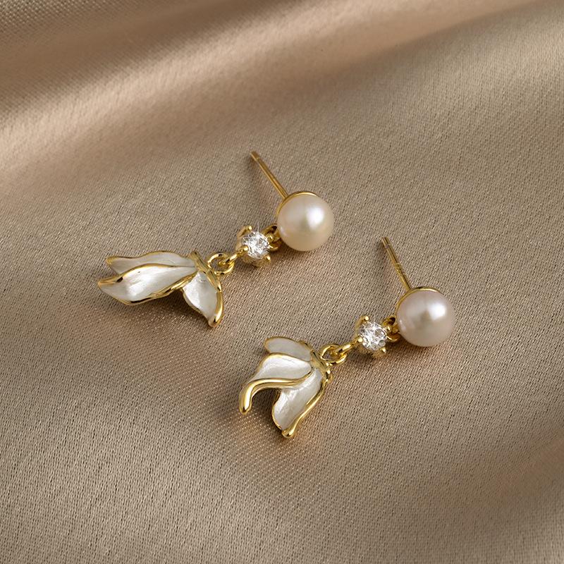 

Серьги из пресноводного жемчуга, золотистый тон, дизайн «рыбий хвост», висячие серьги-капли с кисточками, легкие, элегантные, модные украшения для женщин, изящный аксессуар золотой