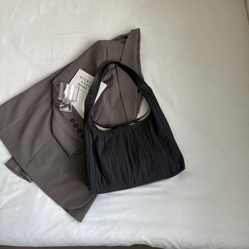 Korean large-capacity texture cloth bag bag women's new trendy fashion lightweight shoulder bag casual versatile underarm bag