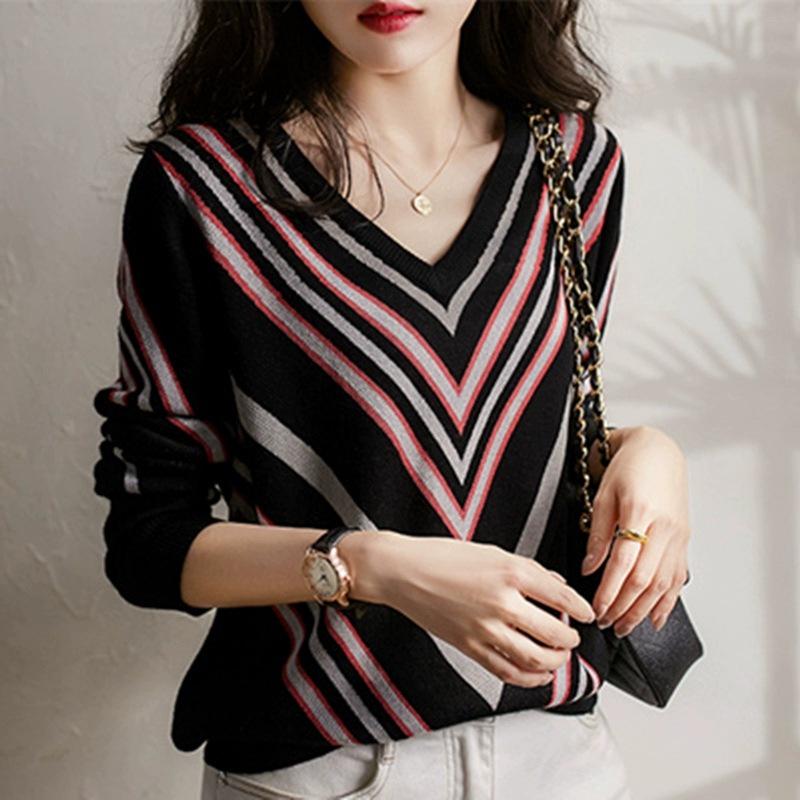 Women's Slimming V-Neck Striped Long-Sleeve Sweater – Versatile Autumn/Winter Fashion.