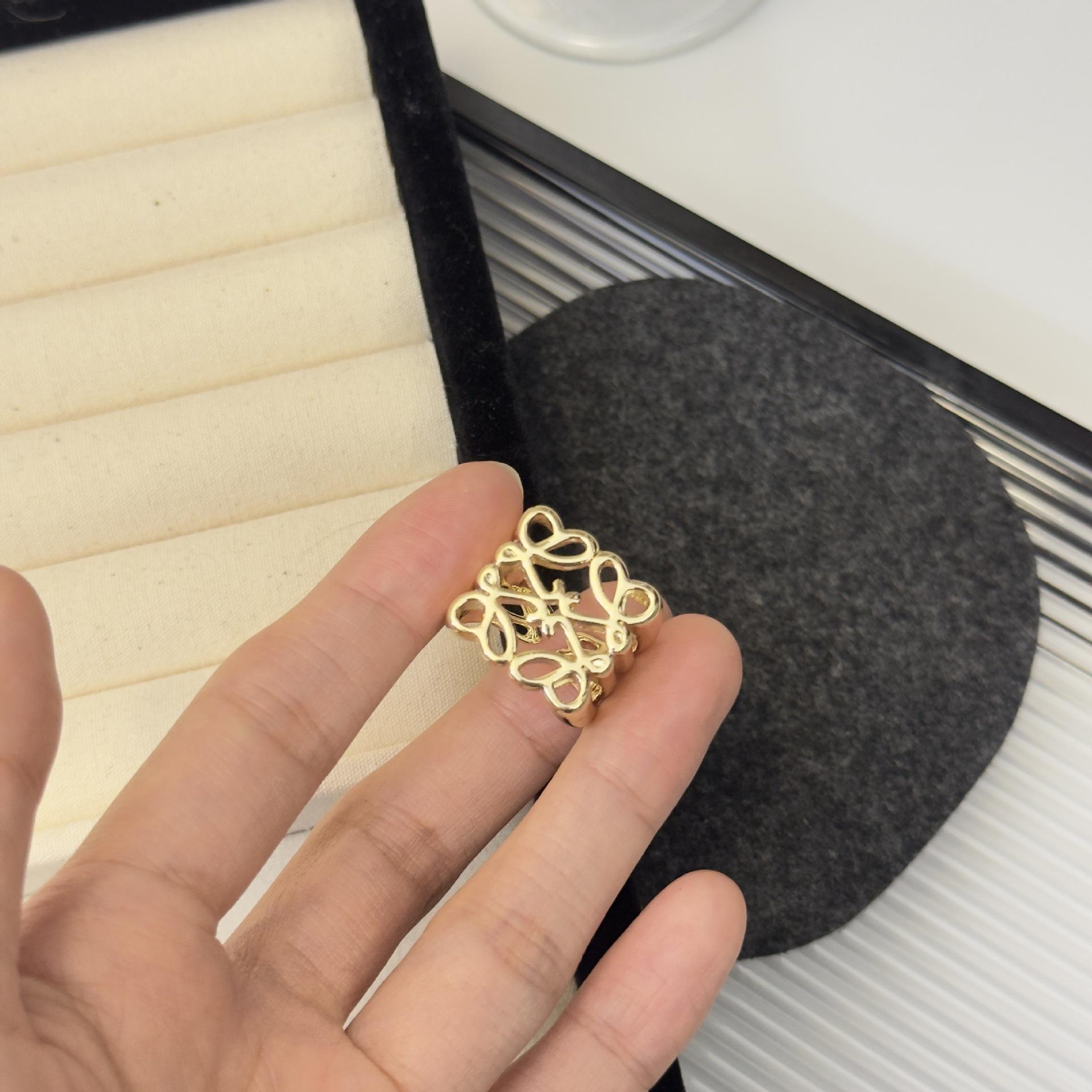 

Изящное плетеное металлическое кольцо для женщин - Универсальный, трендовый нишевый дизайн