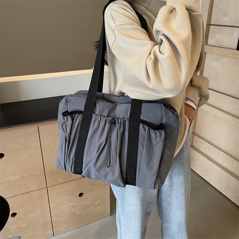 Lightweight Large Capacity Travel Bag Women's Shoulder Bag Solid Color Crossbody Bag