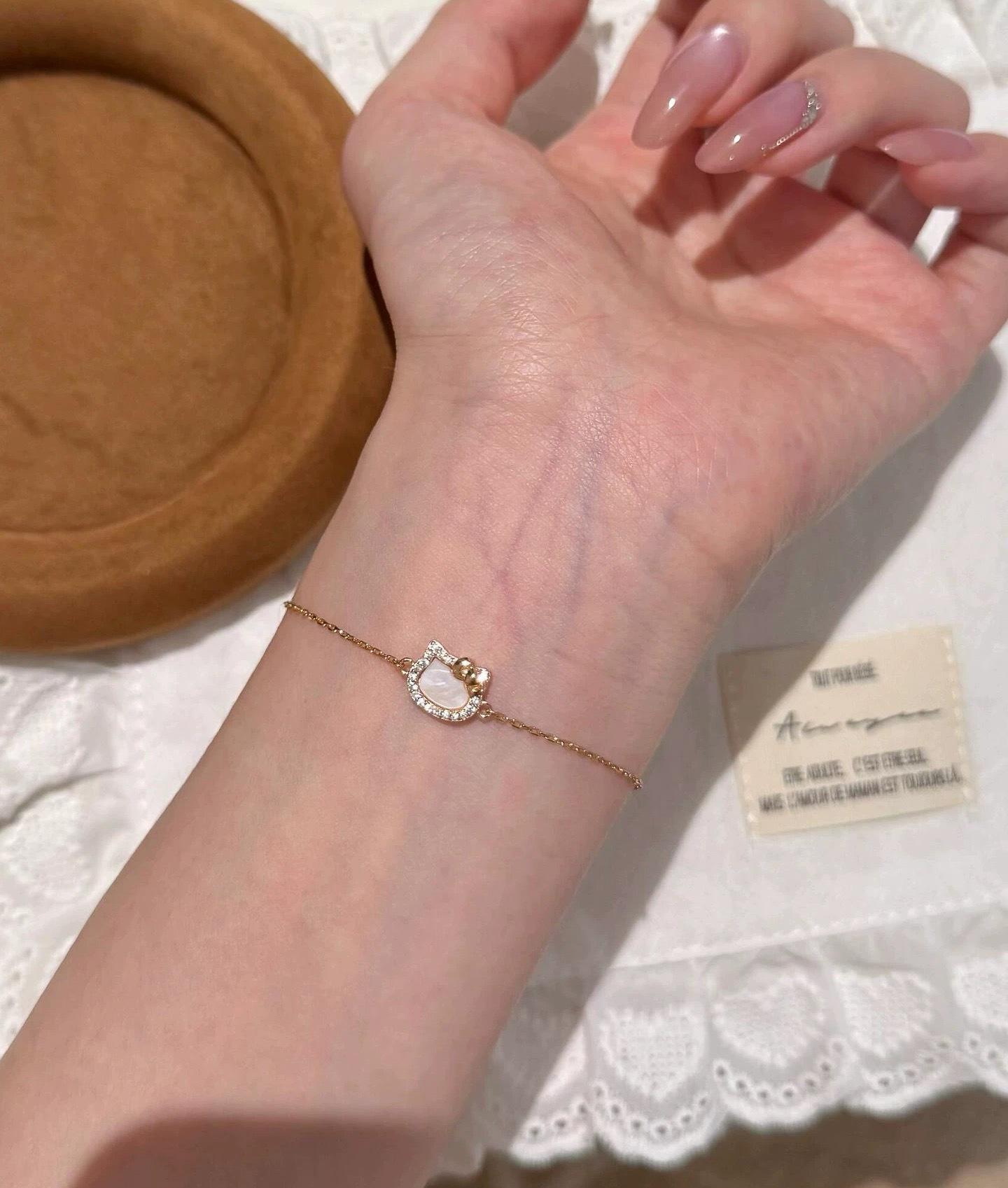 

Adorable Kitty Necklace for Women - Cute Cat Clavicle Chain Gift for Bestie or Girlfriend