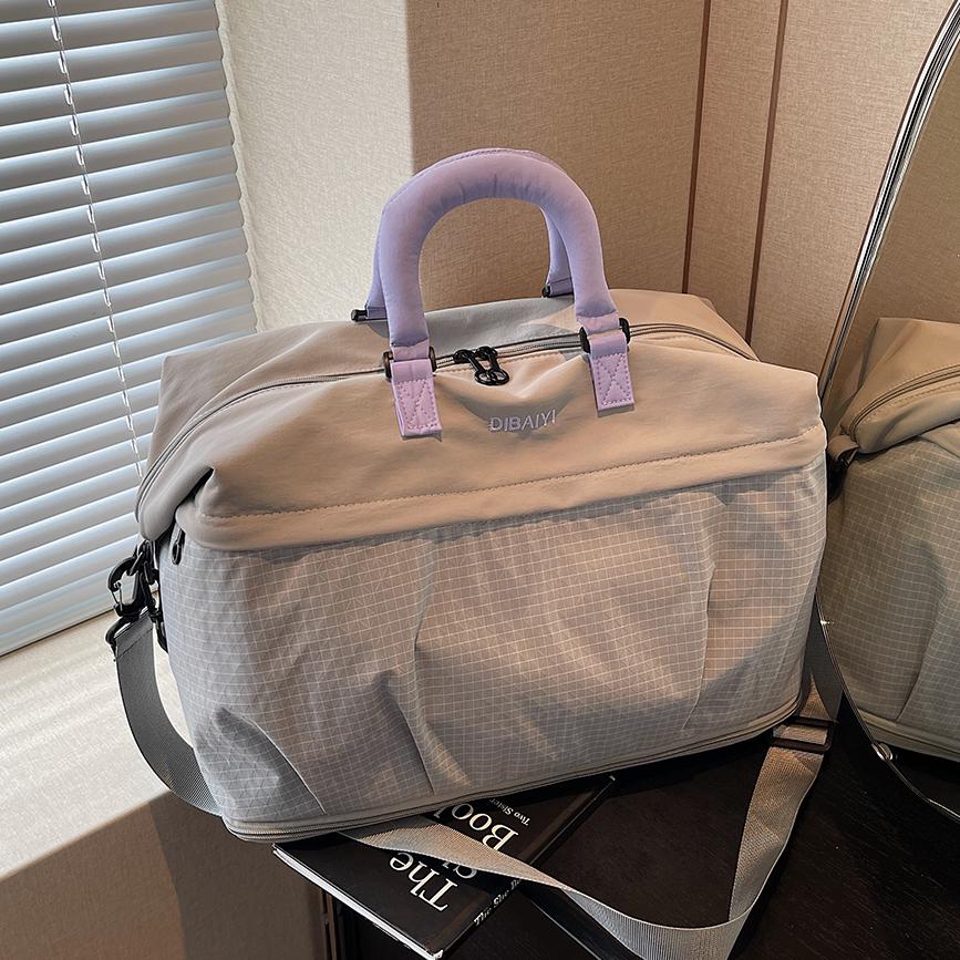 

Versatile Large Capacity Travel and Fitness Bag - Unisex, Lightweight, for Business or Short Trips, and Maternity Storage Large