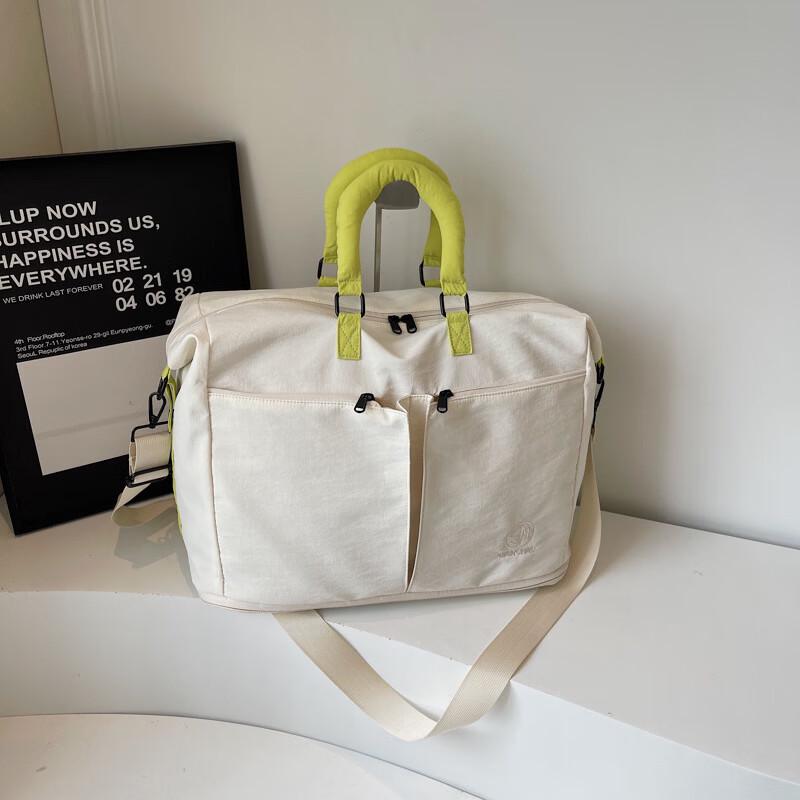 

Li Shen Lightweight Travel & Gym Shoulder Bag