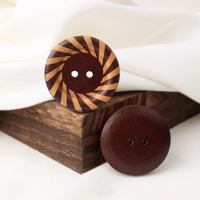 

Ян теплое деревянное сердце, круглая пуговица из натурального дерева, мужская и женская верхняя пуговица, детская одежда, рубашка, декоративная пуговица Brown 17mm