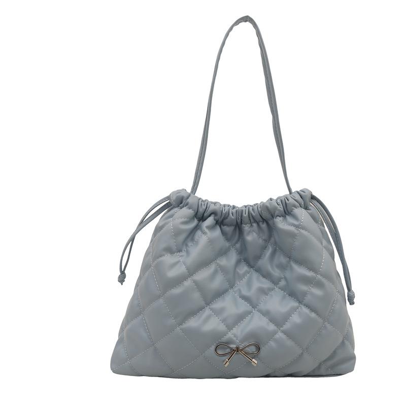 

New underarm women s bag commuting large capacity shoulder texture casual tote bag pleated portable bucket bag синій