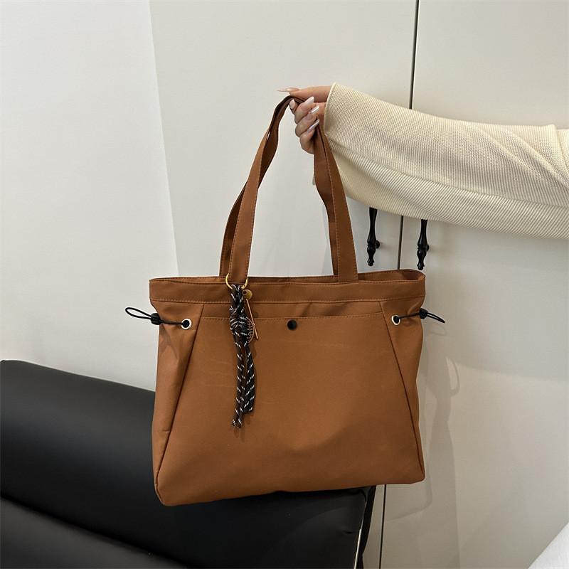 Nylon Large Tote Bag For Women Casual Street Style With Zipper Closure And Inner Phone Pocket