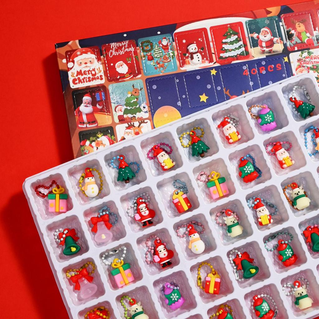 Vánoční hra s blind boxy Santa Clause - 40 otvorů, sváteční dárky a figurkové hračky pro děti