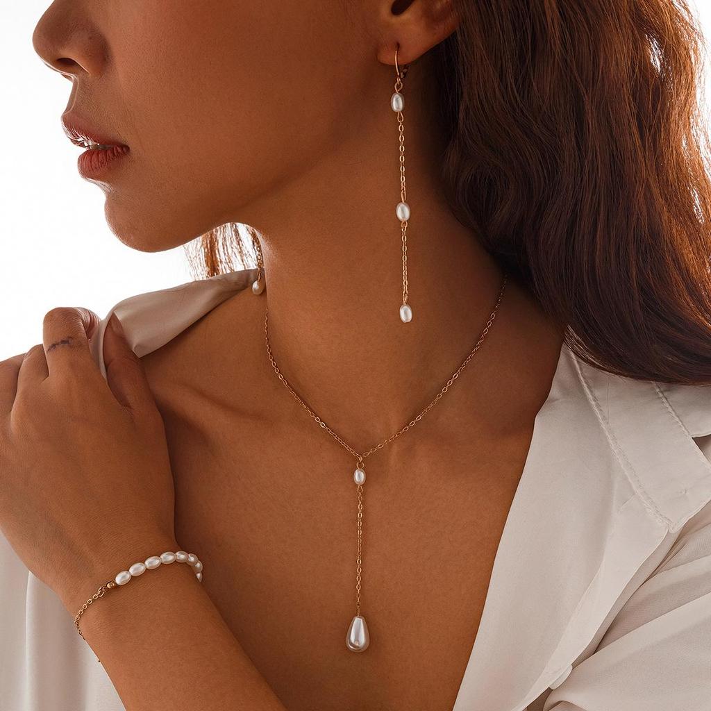 French Retro Faux Pearl & Metal Clavicle Necklace Set for Women