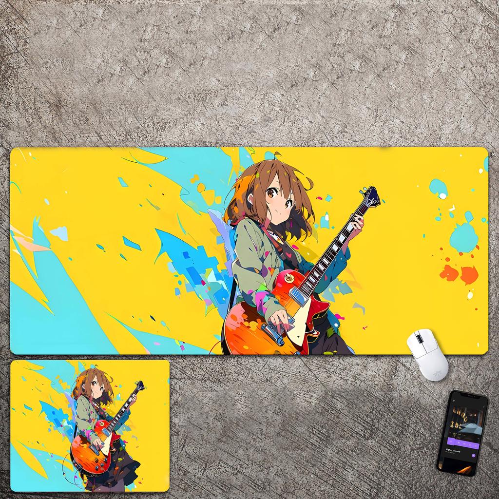 Übergroßes Mauspad mit Anime-Charakter, geeignet für E-Sport, Büro und Schreibtisch.