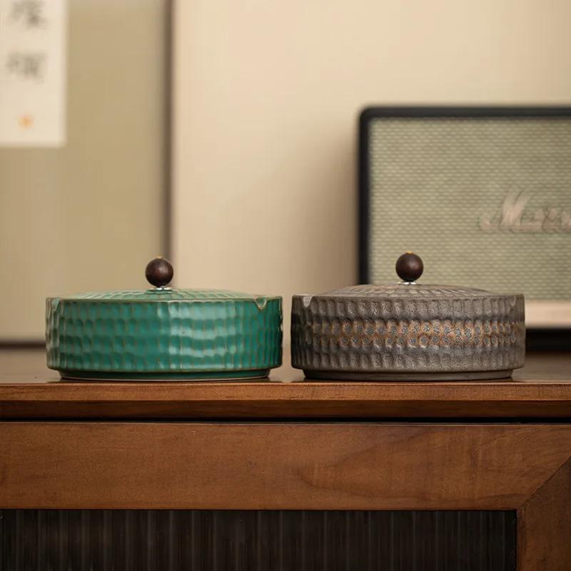 Vintage Ceramics Ashtray Living Room with Lid Anti Fly Ash Ceramic Cigar Ashtray Decoration Chinese Home Decoration Art Friend