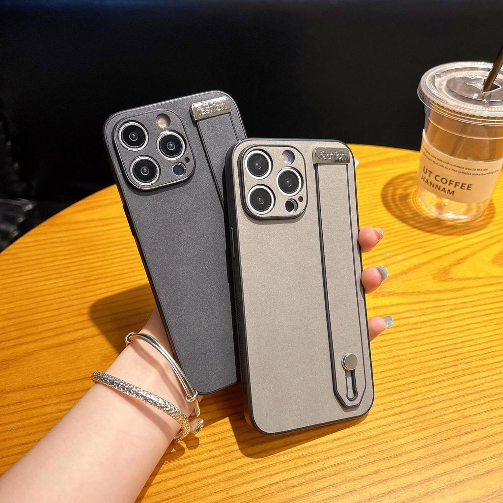 Simple Business Retro Leather Texture Wristband Suitable for IPhone15promax, Anti-drop Apple 14 Phone Case 13