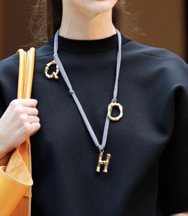 

Преувеличенное ожерелье с подвеской в виде буквы - Европейский и американский стиль - Латунь с золотым покрытием - Стиль осень/зима