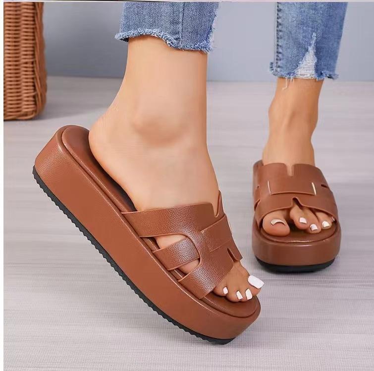 Large size foreign trade platform slippers women's new round head outer wear fashionable multi-color wedge heel one-character cross-border drag