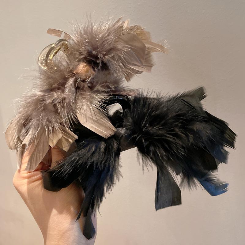 Temperament Feather Ostrich Feather Large Catching Clip Back of Head Hairy Shark Clip Hairy Hairpin Female