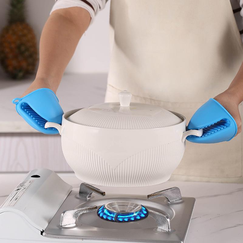 Silicone Heat-Resistant Oven Gloves and Bowl Clips for Kitchen Use
