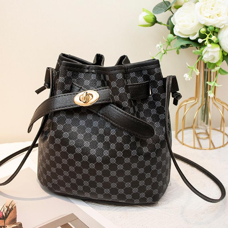 Bucket Bag Temperament Women's Large-capacity New Trendy Personality Printed Commuter Bag Fashion Trend Shoulder Messenger Bag
