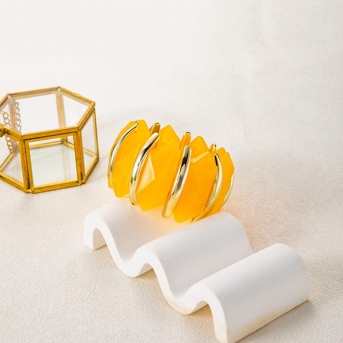 Yellow Retro Geometric Irregular Beaded Bracelet - Exaggerated Light Luxury Style Jewelry жёлтый