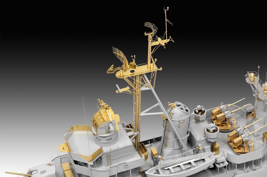 Revell 1/144 German Destroyer Class 119 (Z1/Z5) Plastic Model 05179, Molded In Color