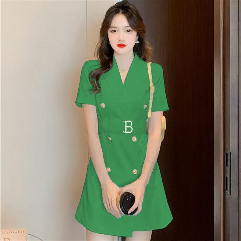 2026 Autumn Retro British & French Inspired Slimming Waist-Cinch Suit Dress for Women