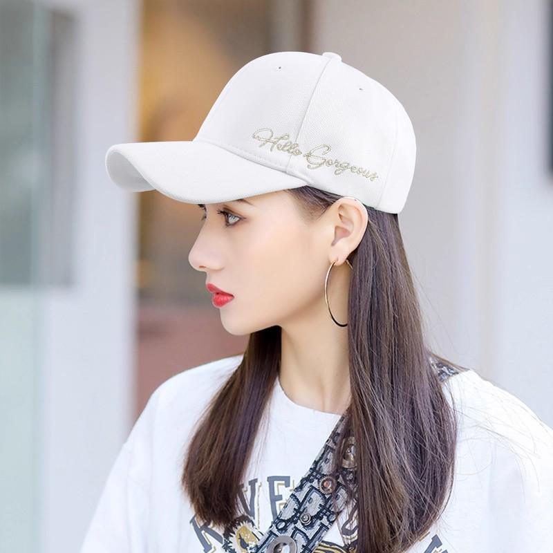 Czarna czapka z daszkiem w koreańskim stylu: Wszechstronny damski kapelusz przeciwsłoneczny z haftowanym napisem - Idealny na wiosnę i jesień