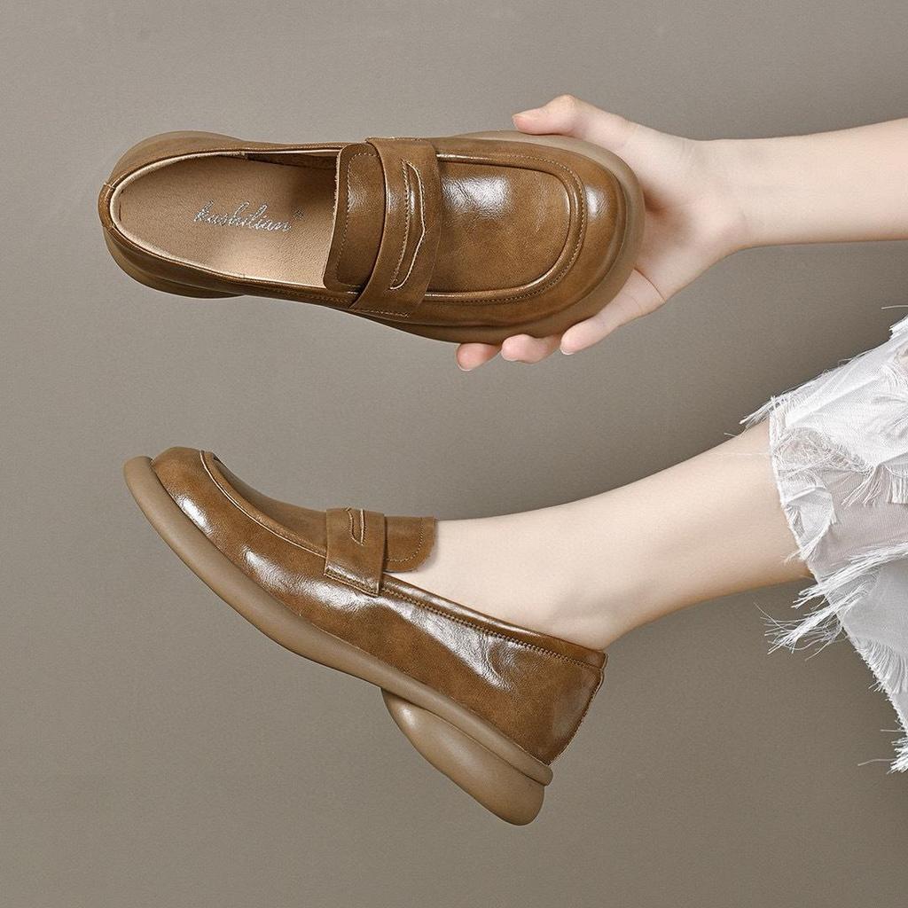 Women's 2024 Autumn Round Toe Slip-On Leather Loafers - Retro British Style, All-Season Flats