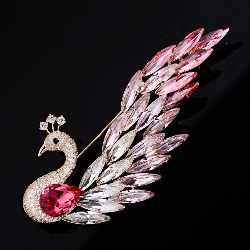 Crystal Peacock Brooch, A Fashionable and Exquisite Brooch for Women, Is Elegant, Grand, Luxurious and Versatile