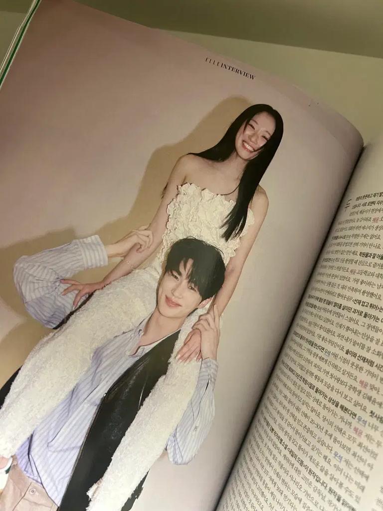 Ell April 2024, Elr March 2025, 2 Byun Woo-seok magazines Used