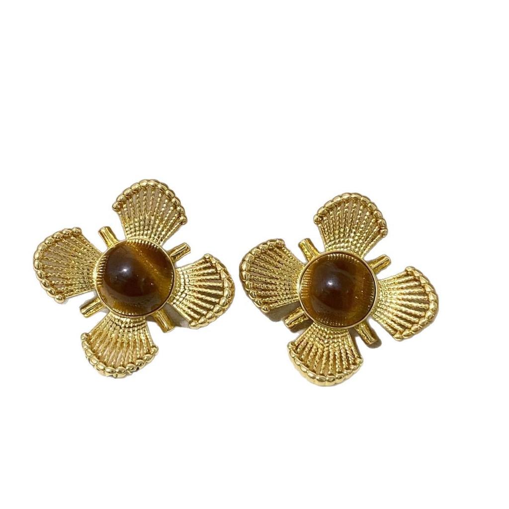 Retro Gold Tiger Eye Flower Stud Earrings - Chic, Versatile, and Stylish Design with a Touch of Elegance and Personality.