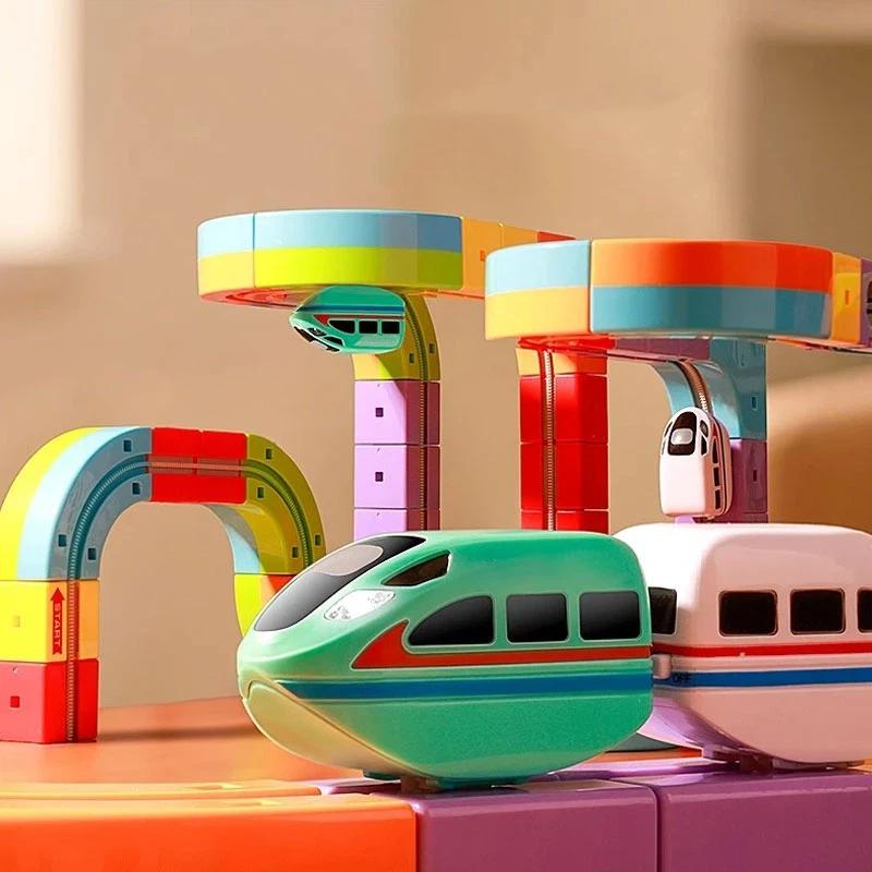 Set Treno Magico con Binari Giocattolo Puzzle Interattivo Genitore-Figlio Giocattolo per Bambini Non Radiocomandato Treno su Binari Regalo di Natale