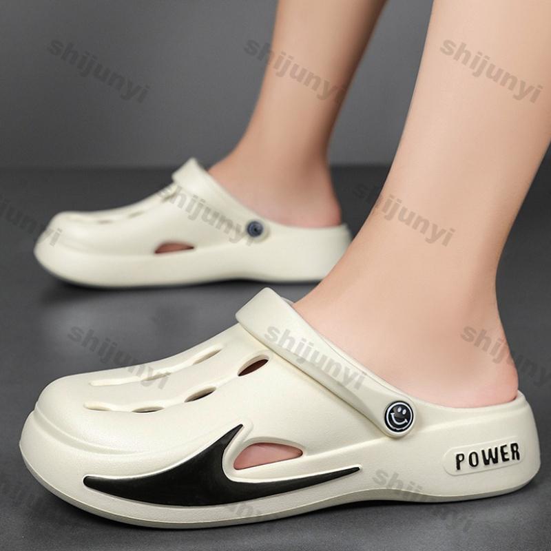 Fashion Men's Slippers 2025 Summer New Hollow Breathable Non Slip Soft Sole Beach Shoes Lightweight Comfortable Fashion Slip on Sandals