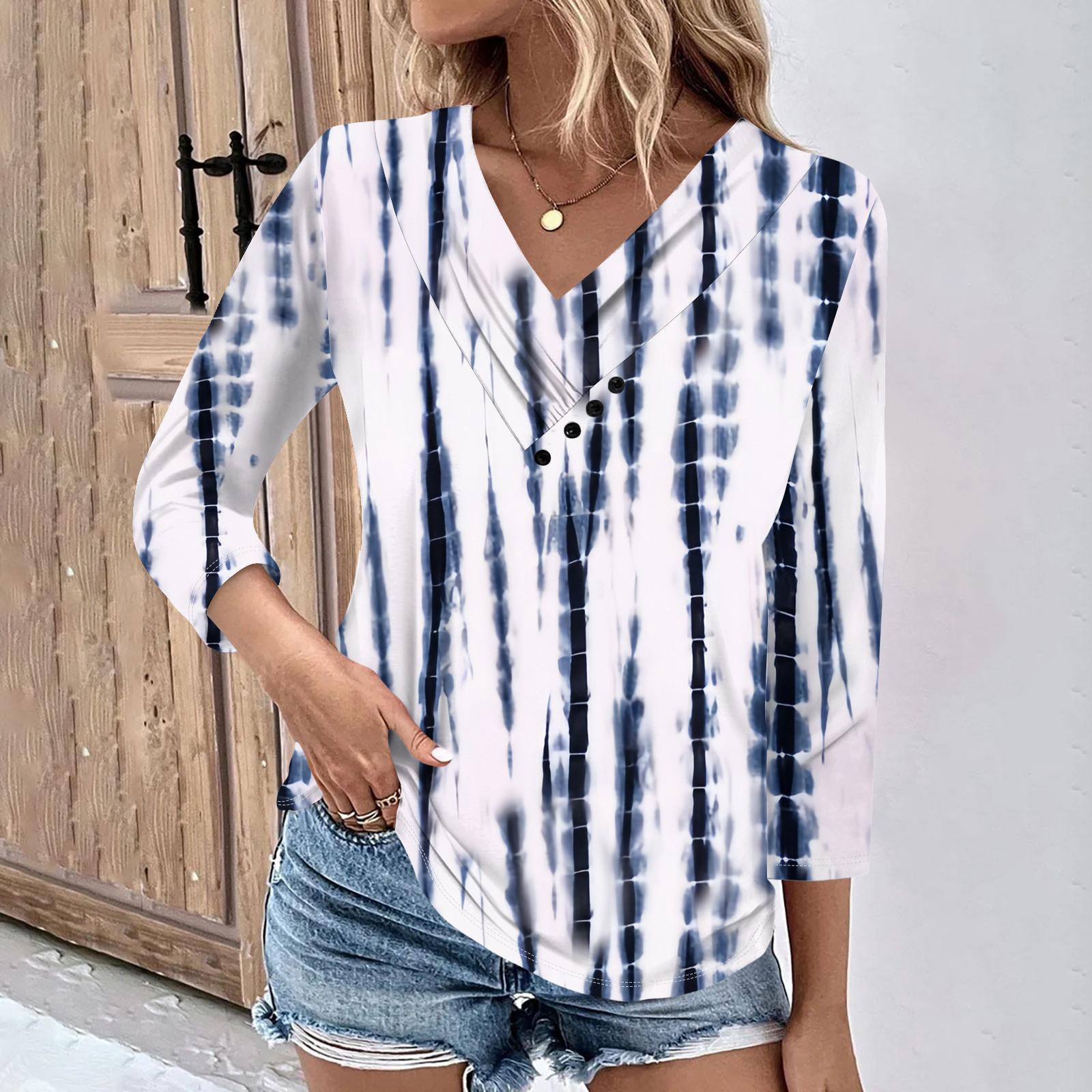 Женские повседневные футболки с рукавом 3/4 для выходных с V-образным вырезом и принтом — фото 8