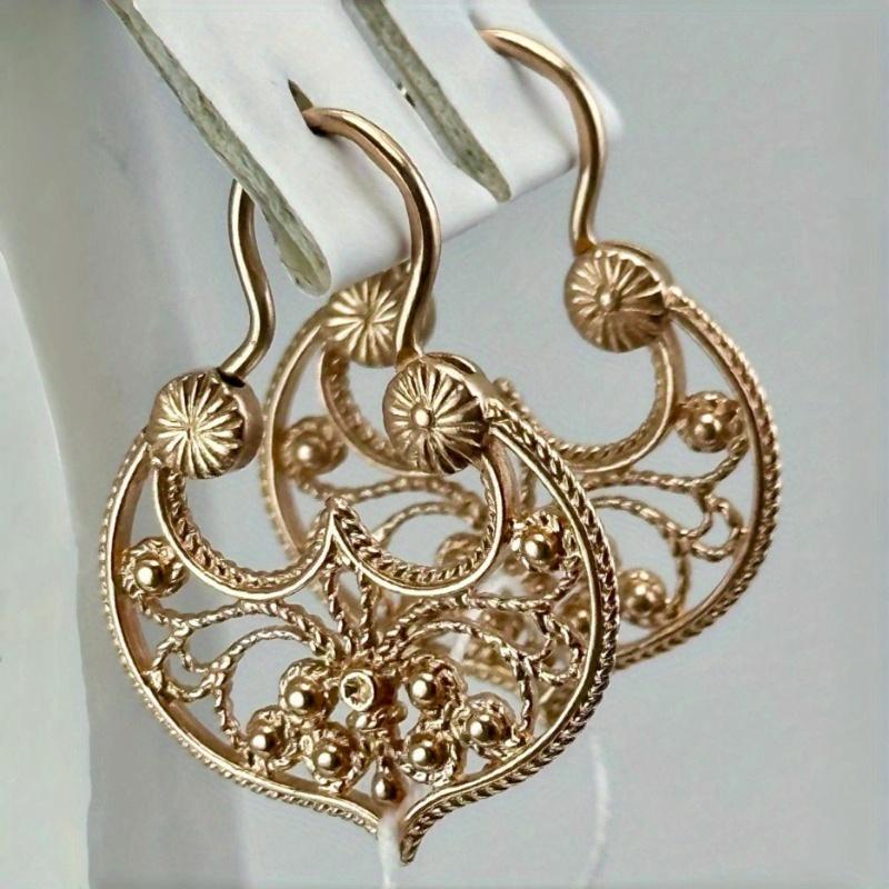 Vintage Gorgeous Carved Pattern Hollow Out Dangle Earrings Women Bohemian Ethnic Zinc Silvery Plated  Jewelry Accessories