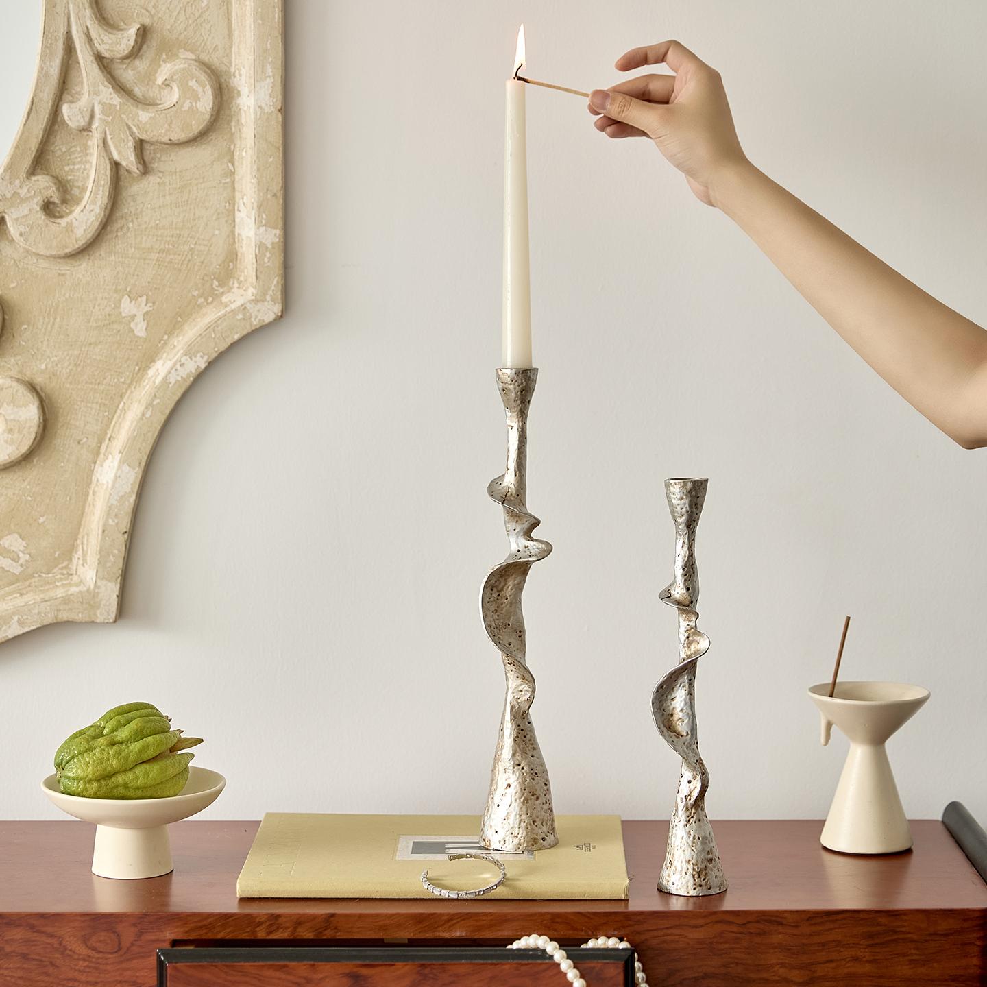 Resin Candlestick Irregularly Twisted and Aged Silver Candle Holder Creative Art Candlestick Wedding Centerpieces Decorations