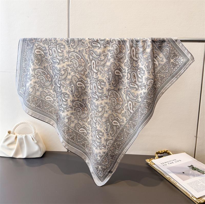 

Boho Paisley Print Square Silk Scarf Soft Satin Silk Summer Beach Vacation Bandana for Women Luxury Neck Scarf Hairband Bag Tie 70X70CM