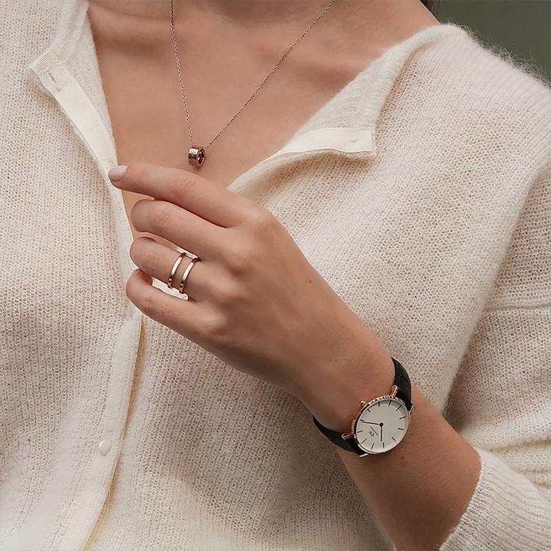 DANIEL WELLINGTON Clavicle Chain Texture Ring, Gilded Luster, Alloy Necklace, Same Style for Men and Women, Couple Model, Rose Gold N158N166