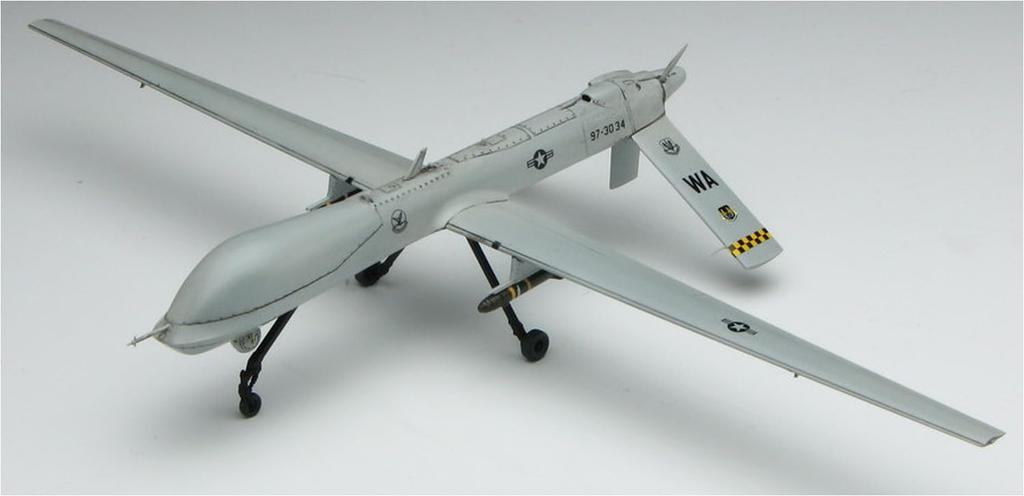 PLATZ Unmanned Attack Aircraft Plastic Model 1/72 MQ-1A