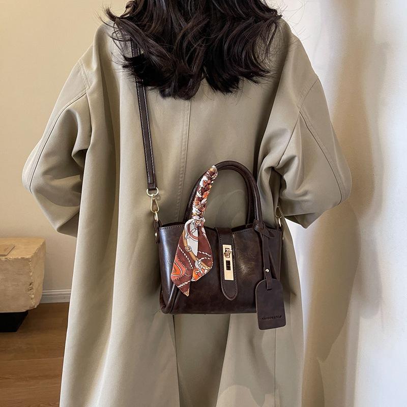 Premium texture retro Maillard handbag women's 2025 new fashion versatile bucket bag Korean shoulder bag