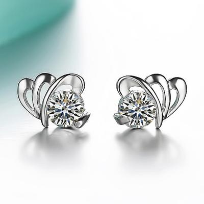 Einfache Temperament frauen Stud Ohrringe Koreanische Version Mode Zirkon Liebe-förmigen Schmetterling Stud Ohrringe frauen Silber-überzogene schmuck