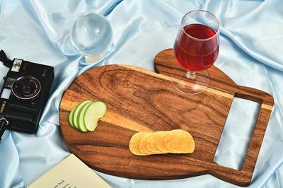Glove Shaped Wood Cutting Board for Kitchen, Funny Santa Glove Shape Serving Platter, Cheese Board for Decoration