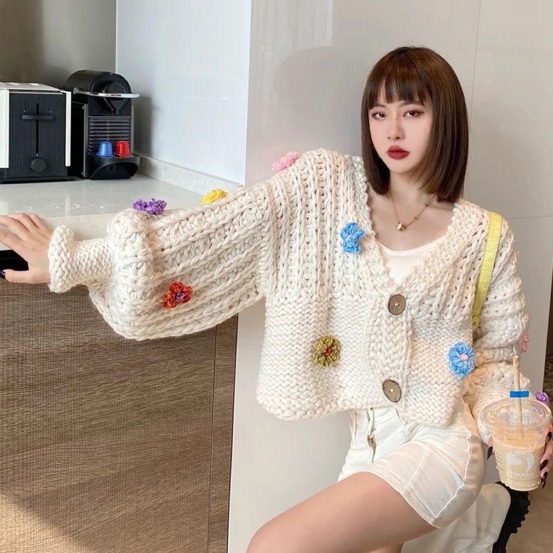 WTEMPO Women's Long Sleeve Button Up V Neck Flower Knitted Jacket Fashion Sweater Warm Knitwear Pullover Knitted Coat Comfortable Sweater