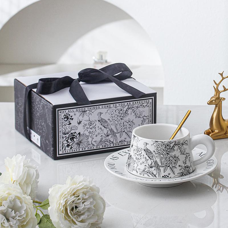 

Сопровождение подарка Дизайнерское сотрудничество в стиле Моррис Оригинальная деятельность Подарок Живопись Ретро Цветок и птица Кофейная чашка и блюдце 300ml