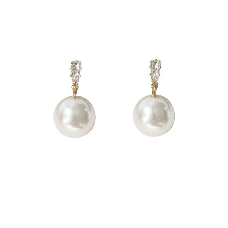 S925 Silver Cubic Zirconia Pearl Stud Earrings - Elegant, Fashionable, and Versatile Everyday Jewelry