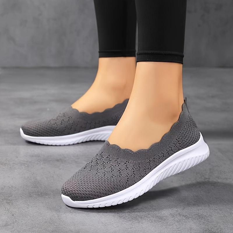 Women's Casual Walking Shoes for Mature Mothers - Large Sizes, Low-Cut, Slip-On Design