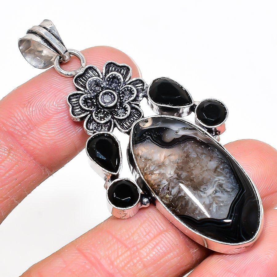 

Natural Agate Geode Slice 925 Sterling Silver Jewelry Pendant 2.56 AP-14051